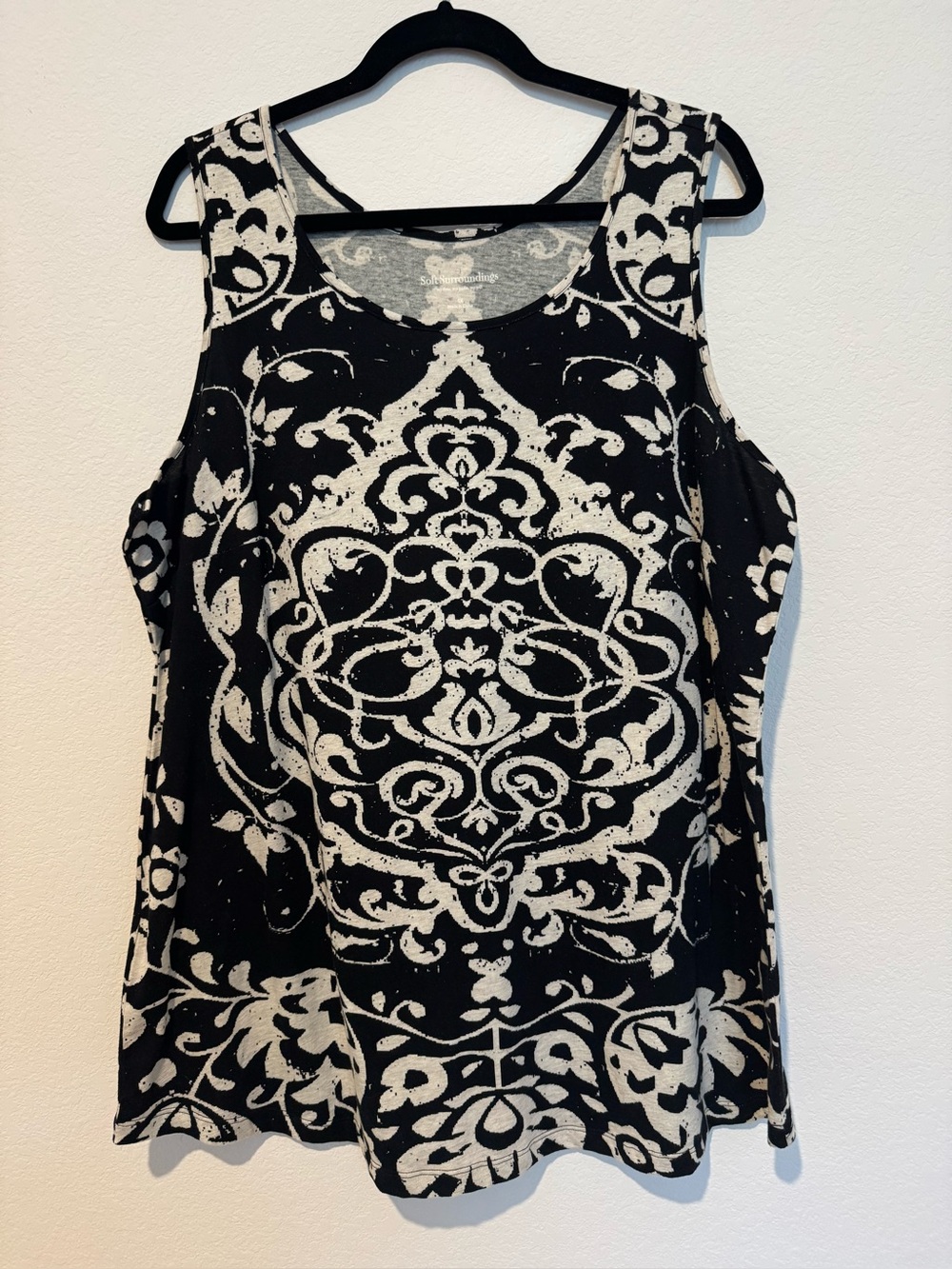 Soft Surroundings Black and White Printed Sleeveless Cotton Tank